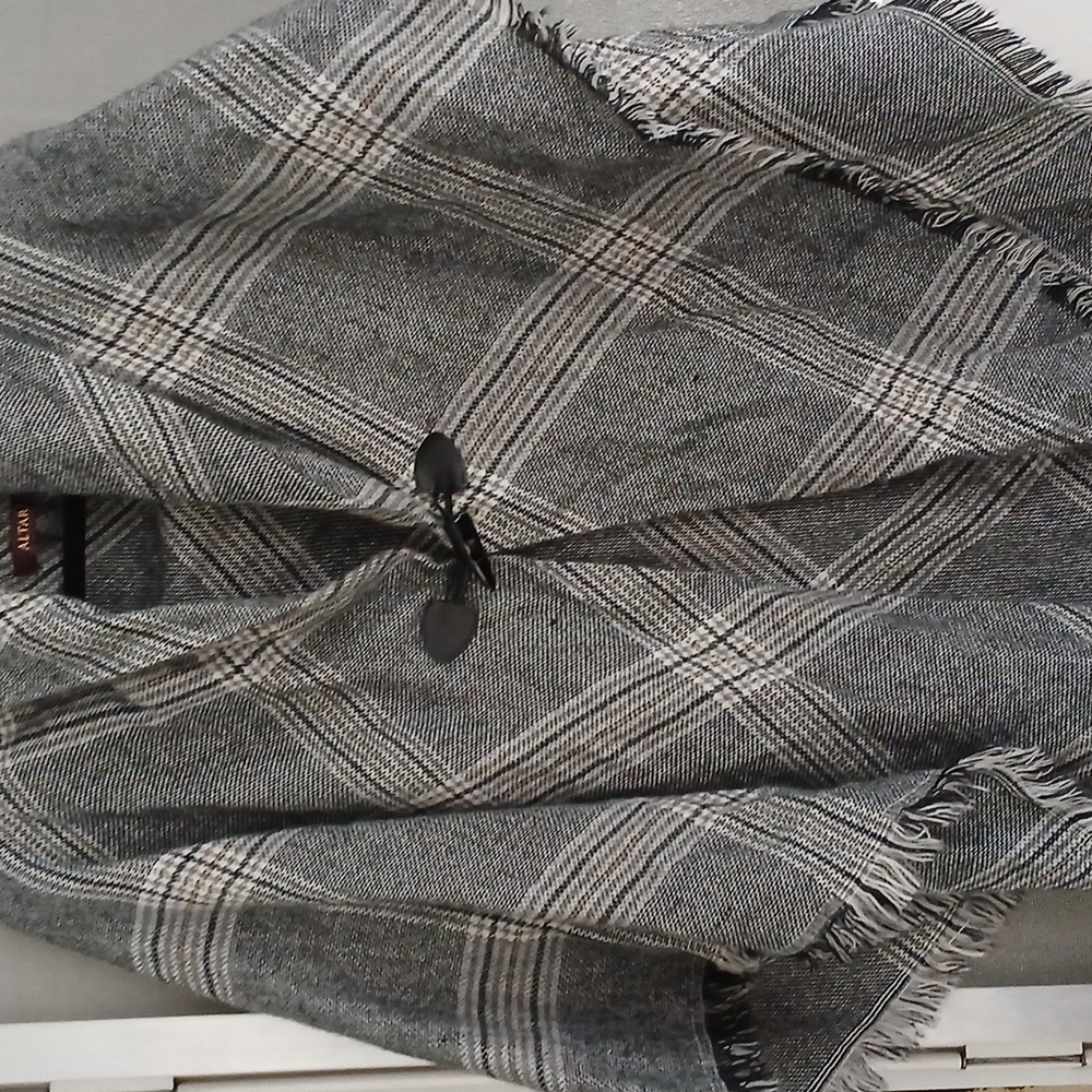 Altare Cape Gray Plaid OS